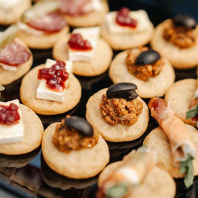 Fritz Felix Mini Schüttelbrot als feine Begleitung zu Käse Antipasti und Wein
