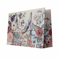Große Geschenktragetasche „Blütenwiese“ mit detailreichem Wildblumenmotiv und Baumwoll-Kordelgriff für stilvolle Geschenkverpackungen.