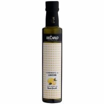 Extra natives Olivenöl mit Zitronen, bereits der frische zitronige Duft erinnert an Sommer-Sonne-Meer.