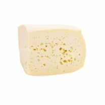 Asiago DOP ist ein buttriger Käse und wird aus pasteurisierter Kuhmilch hergestellt. Er zeichnet sich durch seinen angenehm milden Geschmack mit einer leicht säuerlichen Note aus.