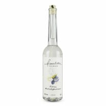 Feines Zwetschgenwasser Edelbrand von Guggenbichler: Intensiver Minzduft mit einem weichen, mandeliger, marmeladiger Geschmack.