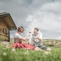 "Südtiroler Geschenkkorb zum Selbstgestalten" Genussprodukte und Einkaufskorb