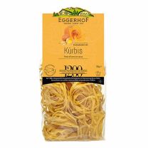 Eggerhof Kürbis-Fettuccine aus Eierteig mit 12 % Kürbismus, handwerklich hergestellt in Südtirol.