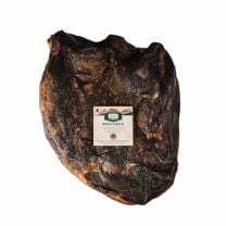 Südtiroler Bauernspeck g.g.A. im Ganzen aus 100 % Südtiroler Schweinefleisch.