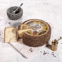 "Pfefferkäse" Schnittkäse mit Pfefferkörnern à 0,15kg