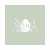 Die Lunch-Servietten „Pure Easter Egg green“ von PPD zeigen ein weißes Osterei mit feinen Pflanzenillustrationen auf grünem Hintergrund.
