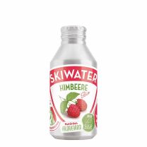 Himbeer-Skiwater in der praktisch wiederverschließbaren Alu-Flask