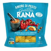 Frische, mit Paprika und Mandel-Creme gefüllte Ravioli von Pasta Rana aus Verona, inspiriert von der Küche Kalabriens.
