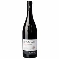 Sonntaler – Alte Reben Vernatsch DOC von Kellerei Kurtatsch – eleganter Rotwein aus bis zu 90 Jahre alten Reben.