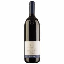 Eleganter Lagrein DOC der Klosterkellerei Muri Gries – ein hochwertiger Südtiroler Rotwein in edler Flasche, Ausdruck jahrhundertealter Weinbautradition.