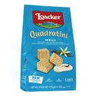 Loacker Quadratini Vanilla: fünf Schichten knuspriger Waffeln, durchzogen von vier üppigen Cremeschichten, mit Duft echter Bourbon-Vanilleschoten.