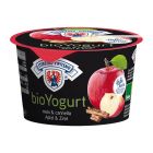 Vollmilchjoghurt aus biologischer Heumilch mit Apfel und Zimt, beste Qualität aus fair gehandelter Südtiroler Bauernhofmilch.