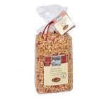 Honig-Pops von Fuchs Privatmühle, luftig-knuspriger Puffweizen mit Honig und getrockneten Erdbeerstücken.
